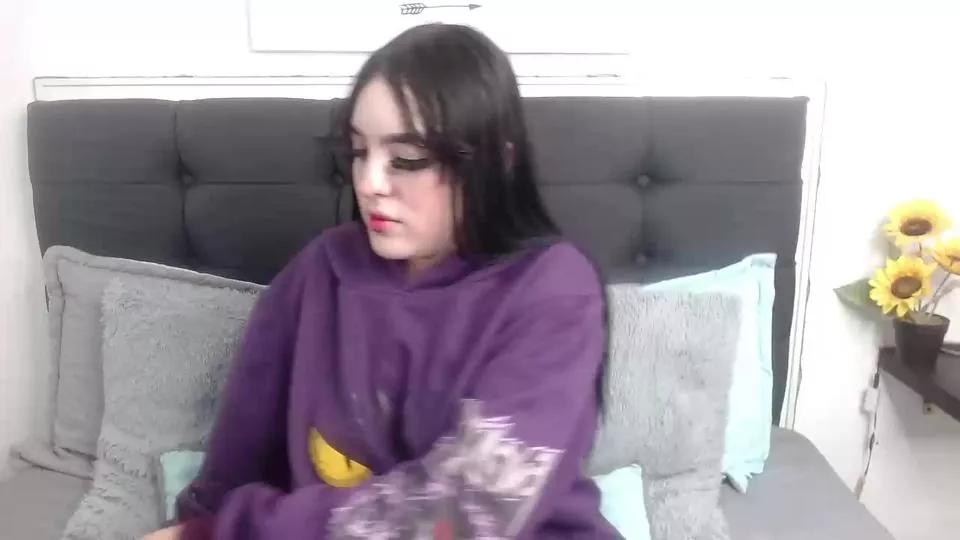 Lyane_xx on Cam4 