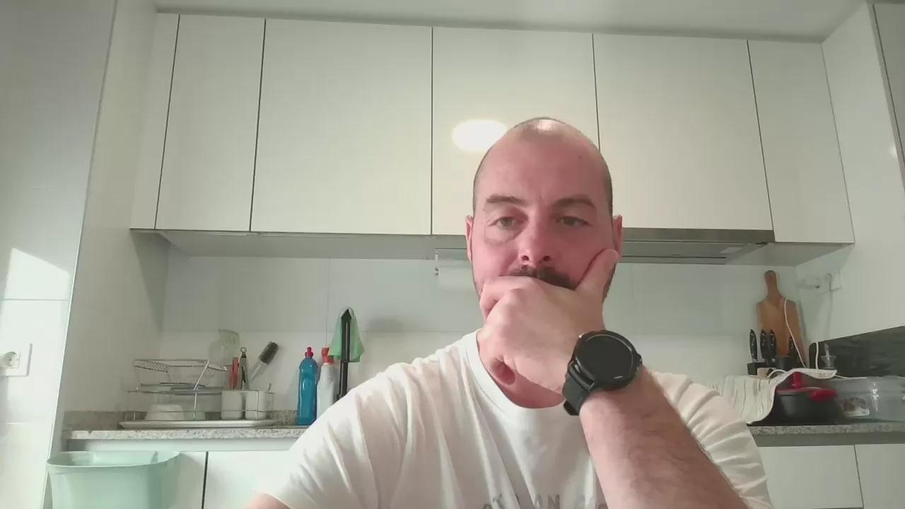 Madridhetero82 on Cam4 