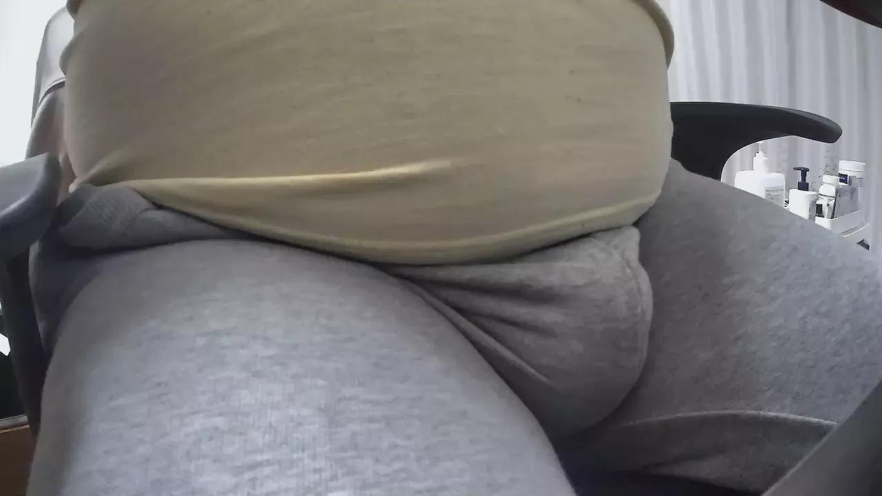 manukahoney1919 on Cam4 
