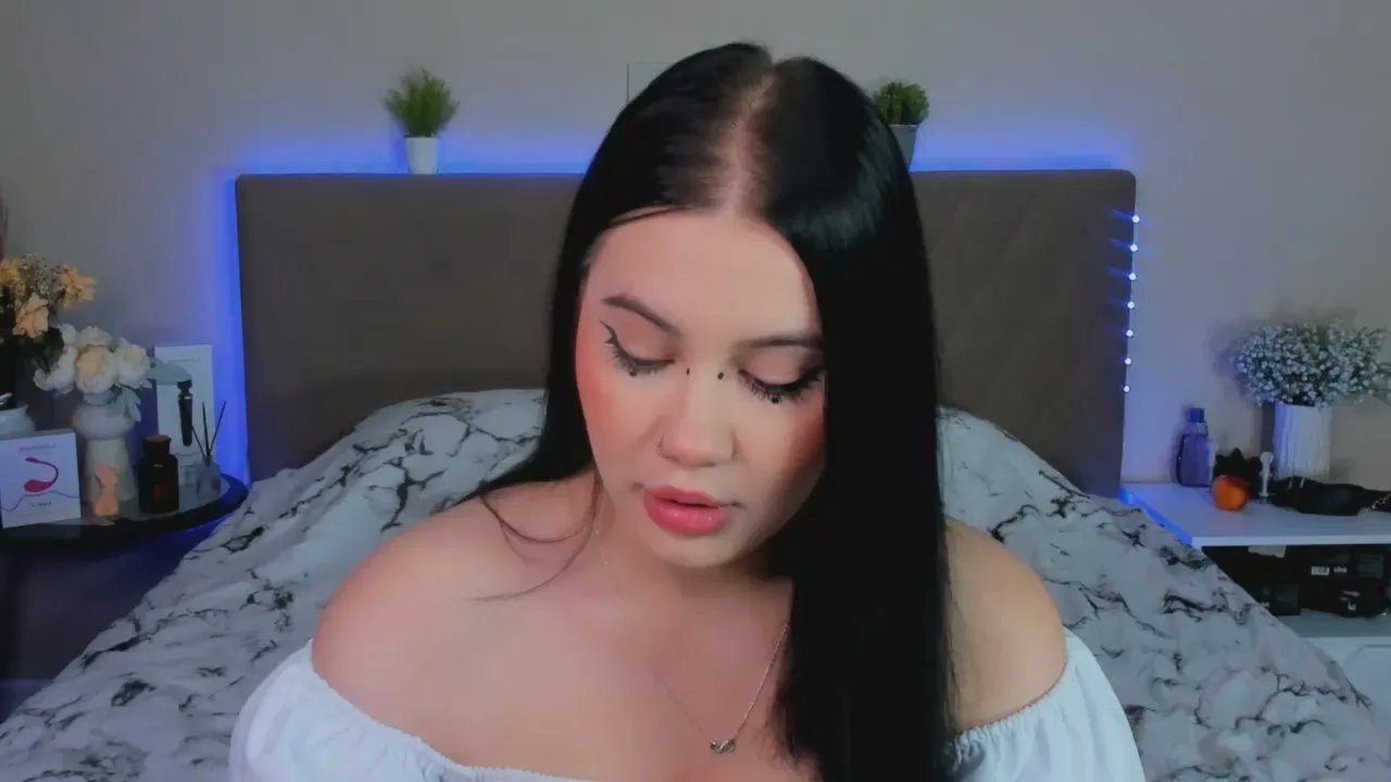 Offline MaryPolly on Cam4