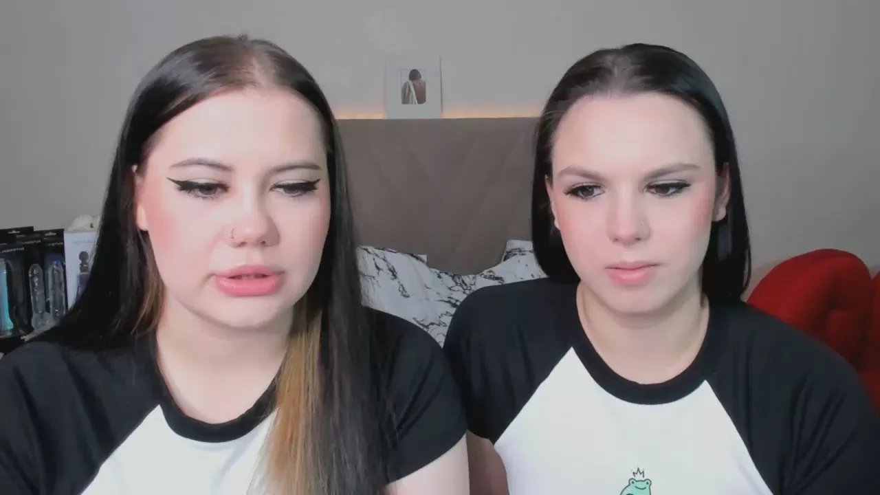 Offline MaryPolly on Cam4