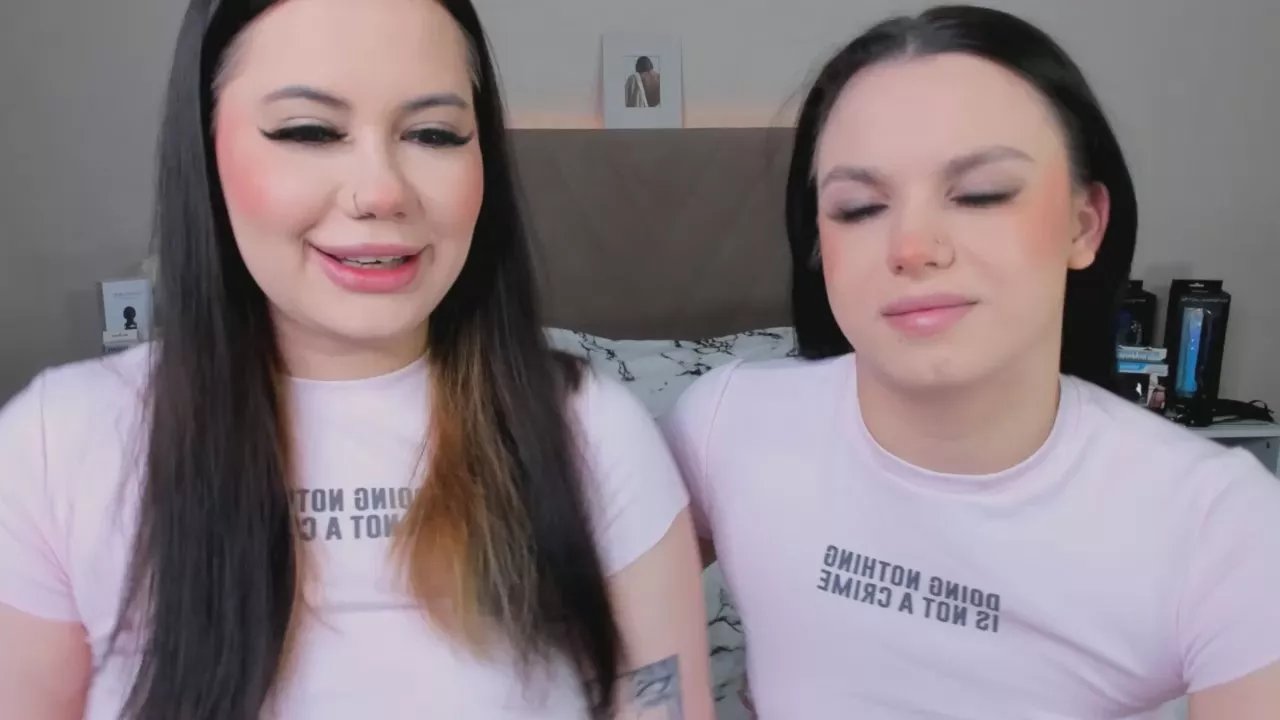 Offline MaryPolly on Cam4