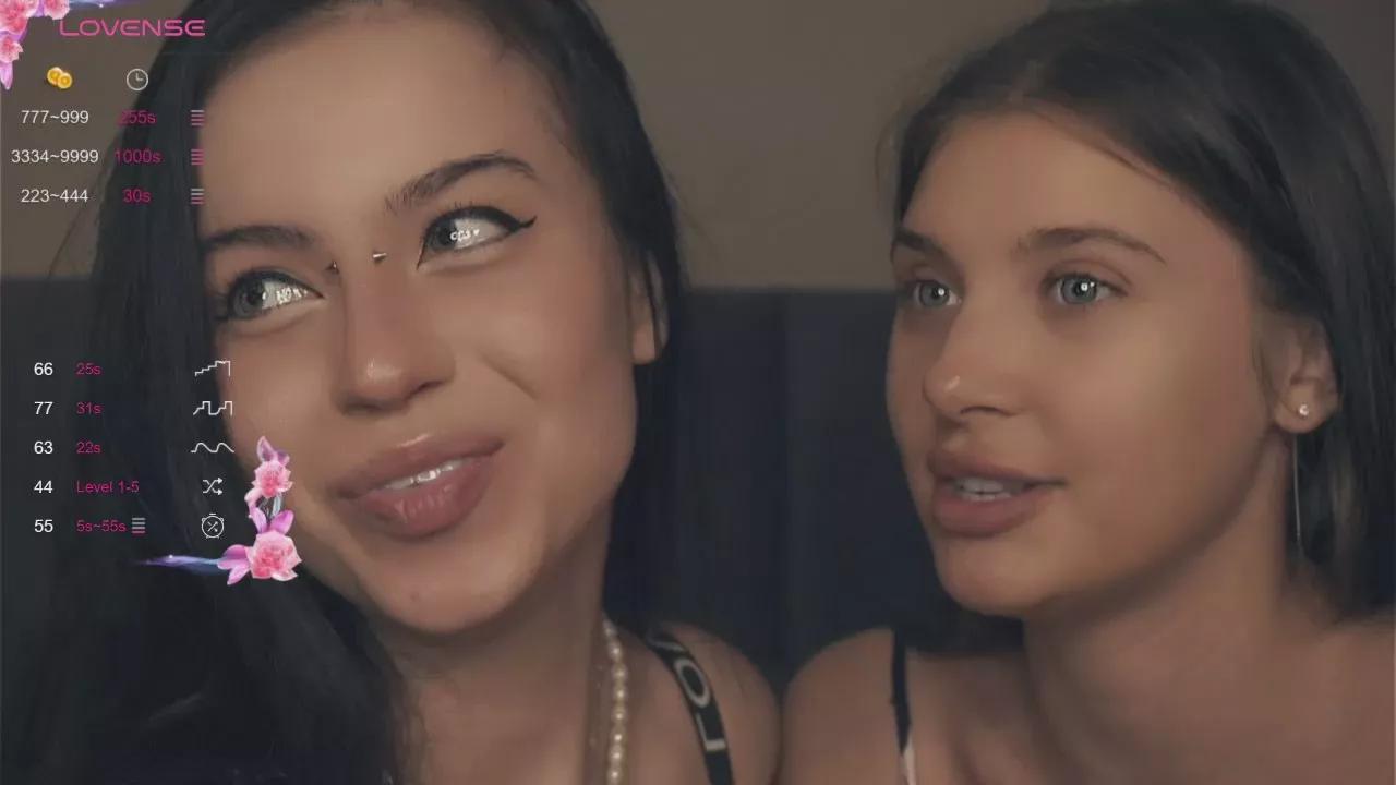 MaxineDeman on Cam4 