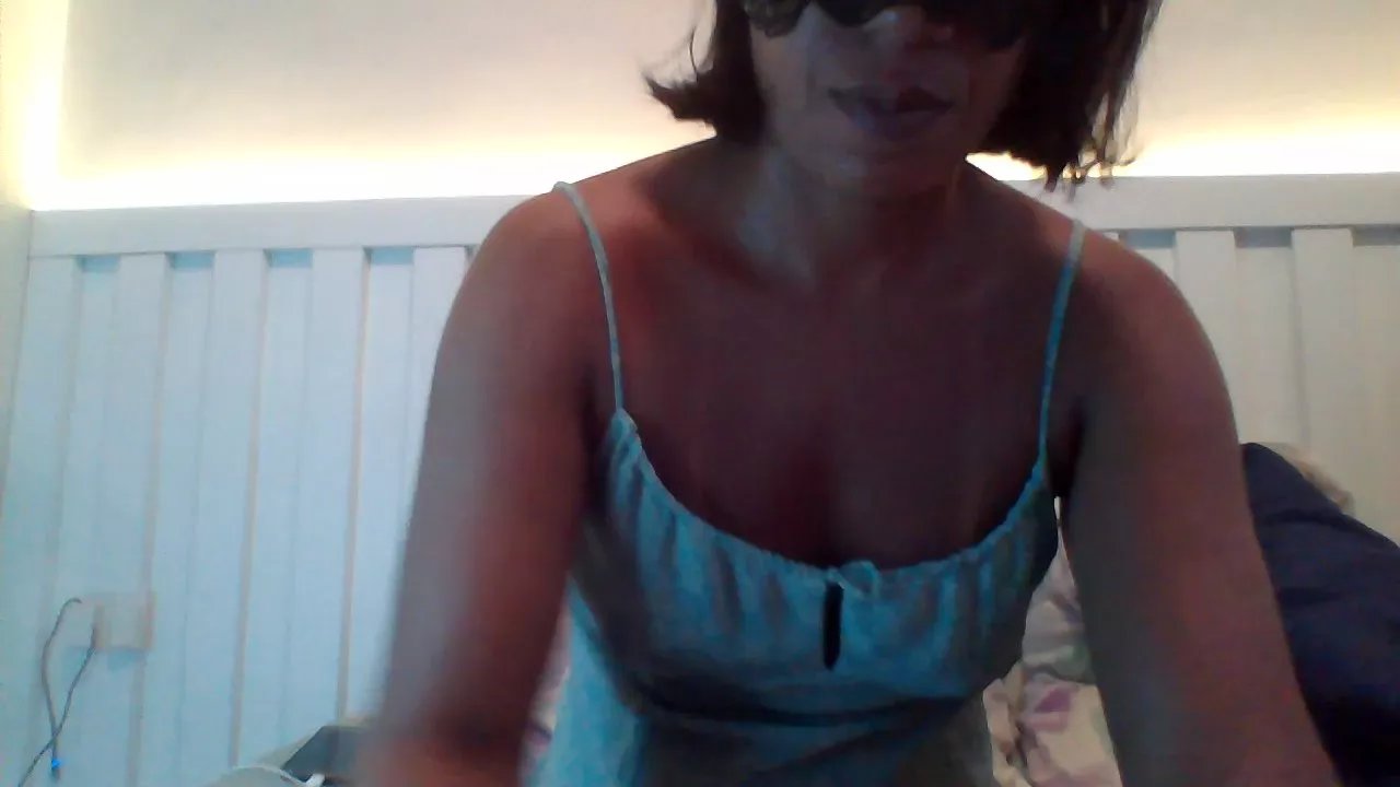 Offline MelaineF on Cam4