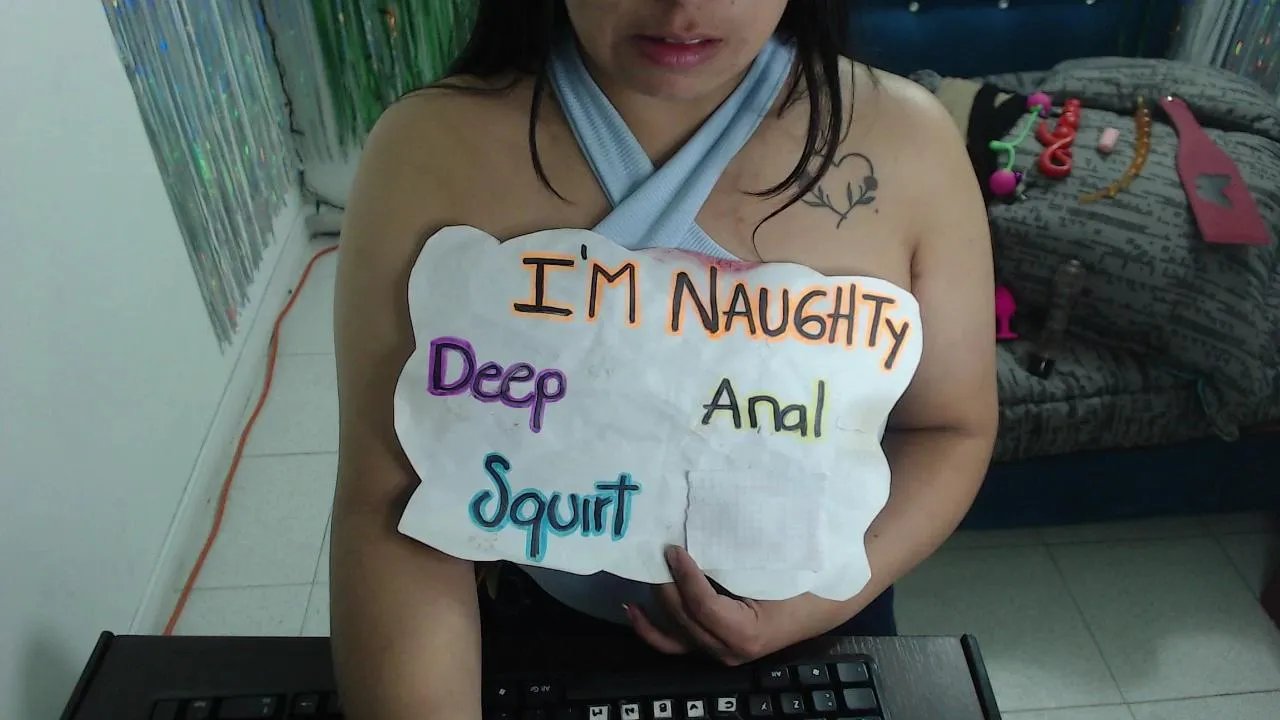 Offline Miahoprny69 on Cam4