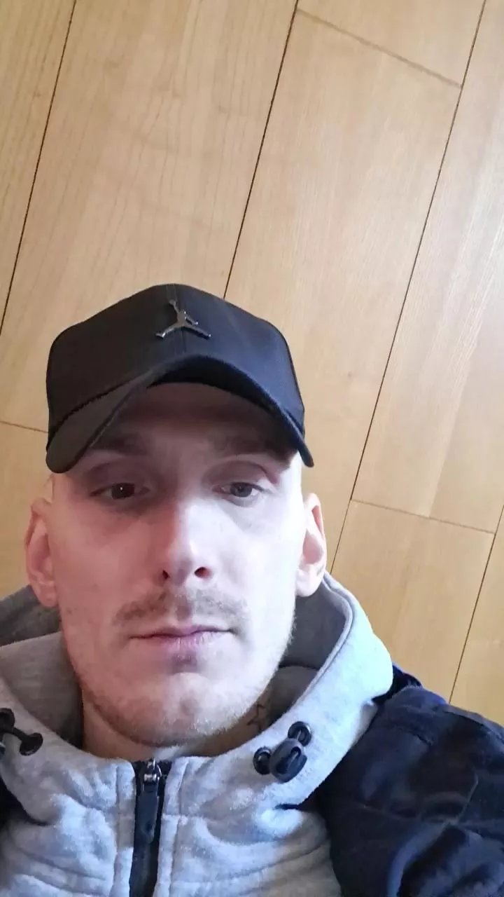 Offline Moboo1 on Cam4