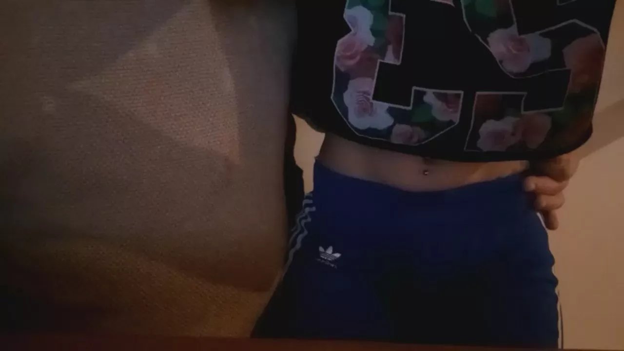 Offline morena19191 on Cam4