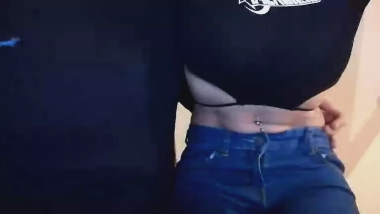 Offline morena19191 on Cam4