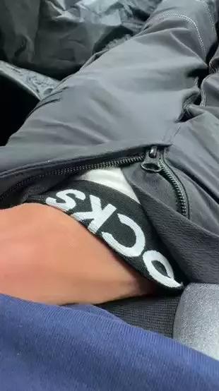 Mr_02_93 on Cam4 