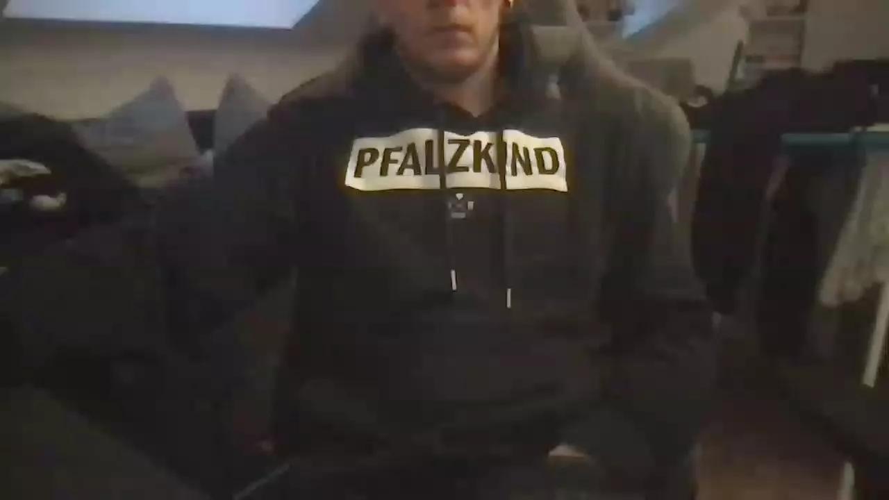 Mr_02_93 on Cam4 