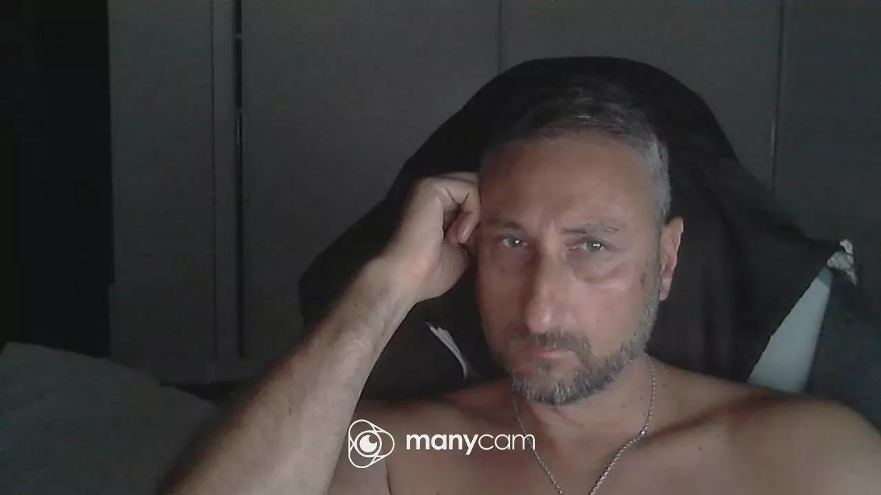MrBigNose on Cam4 