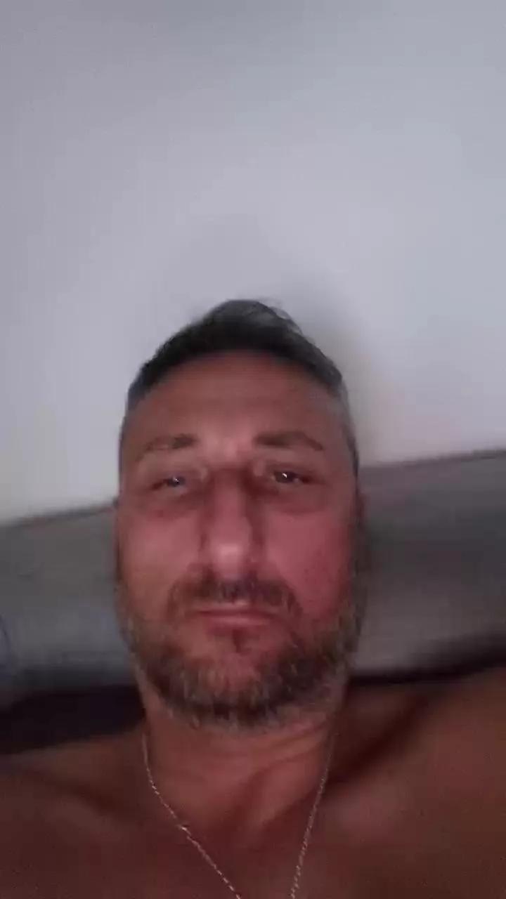 MrBigNose on Cam4 