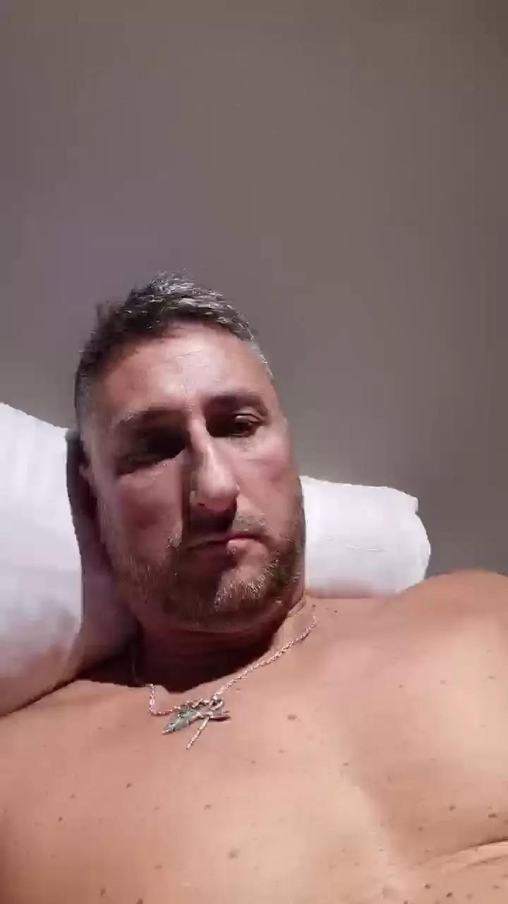 MrBigNose on Cam4 