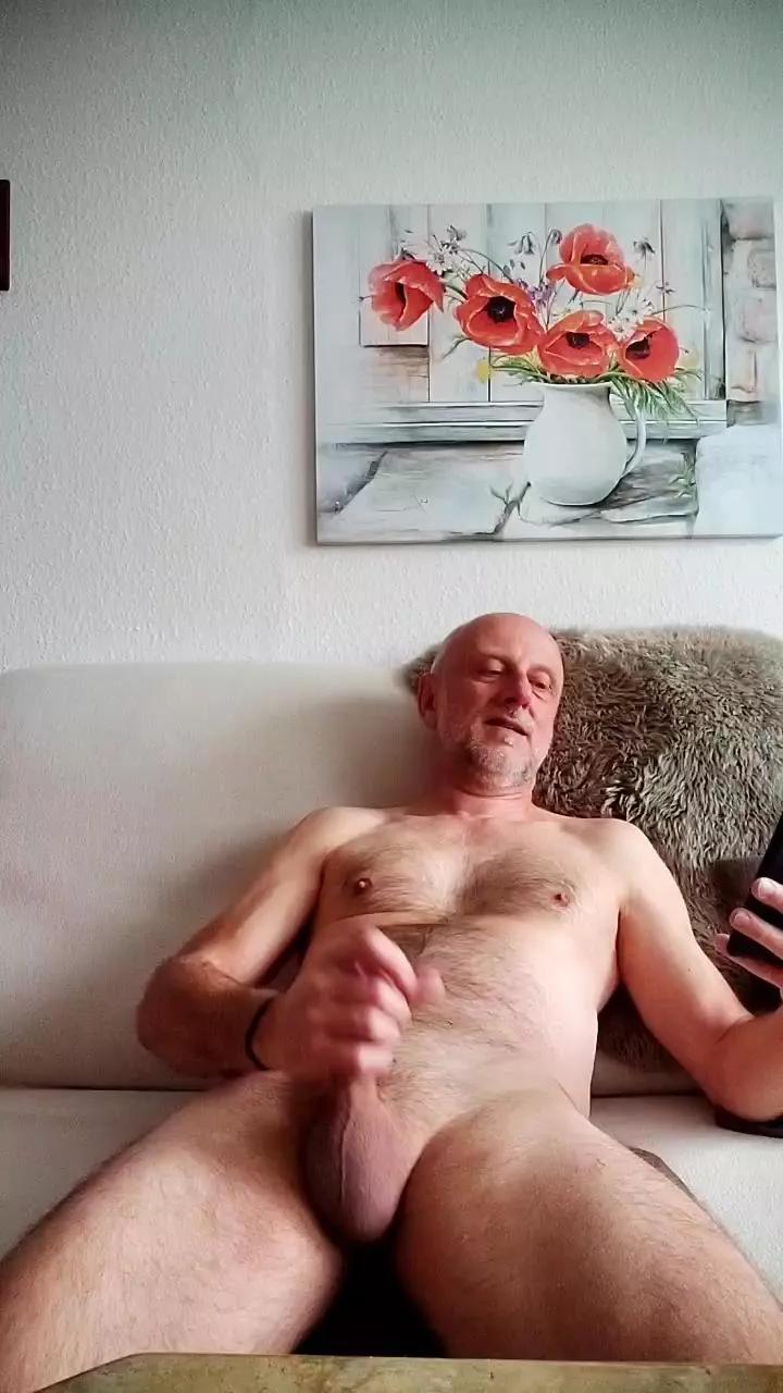 newmanbody on Cam4 