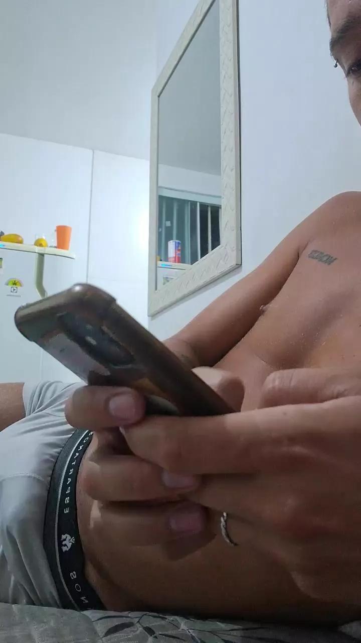 Novinho_do24 on Cam4 