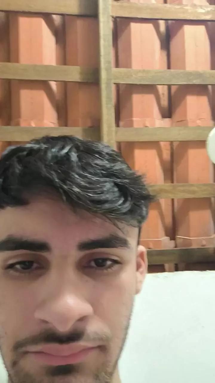 NovinPauzudoo on Cam4 