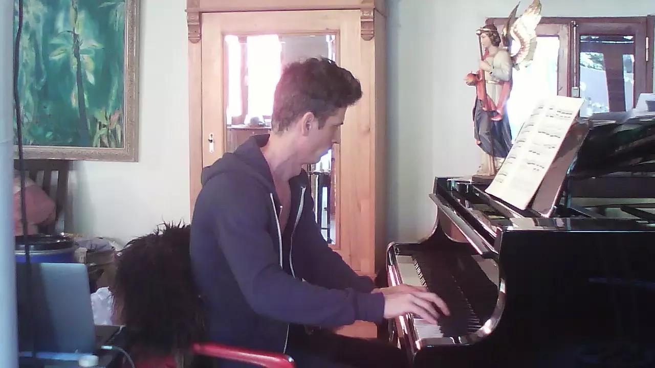 PianoTobe on Cam4 