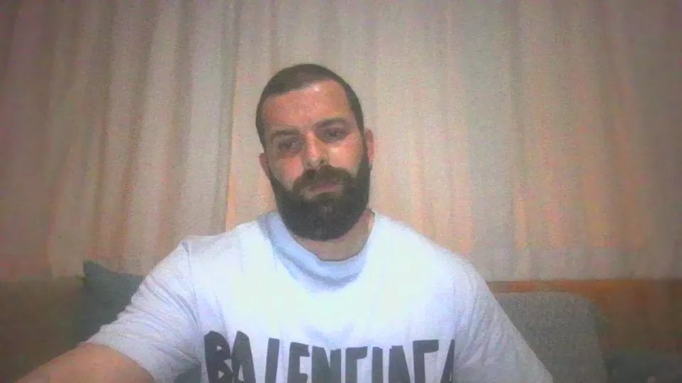 Offline pigeon1111 on Cam4