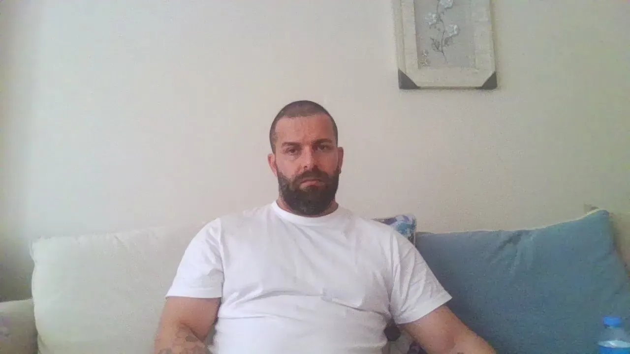 Offline pigeon1111 on Cam4