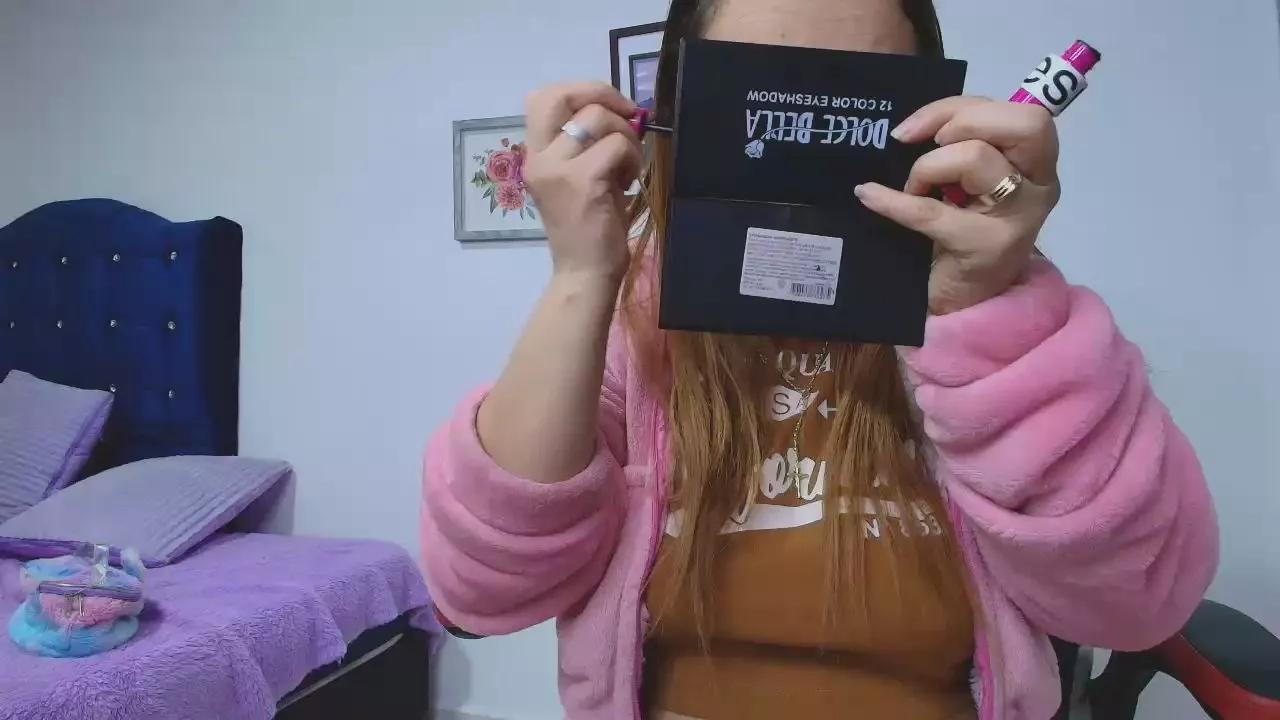 pinky_hotlover on Cam4 