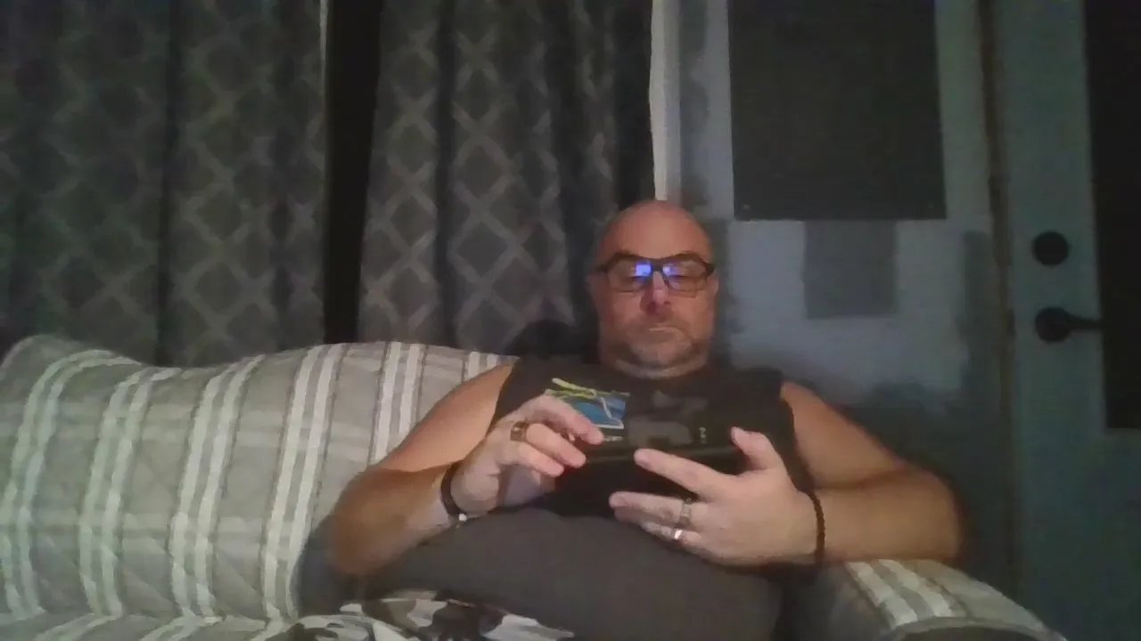 Offline quebecinc1 on Cam4