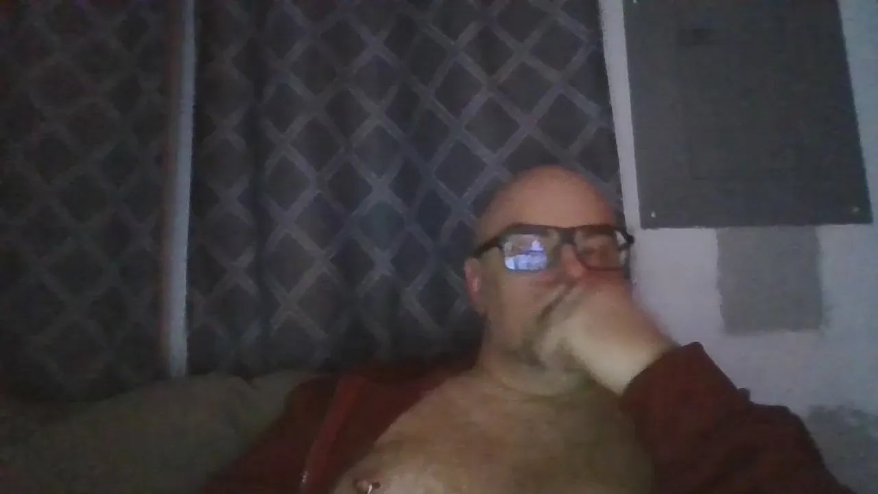 Offline quebecinc1 on Cam4