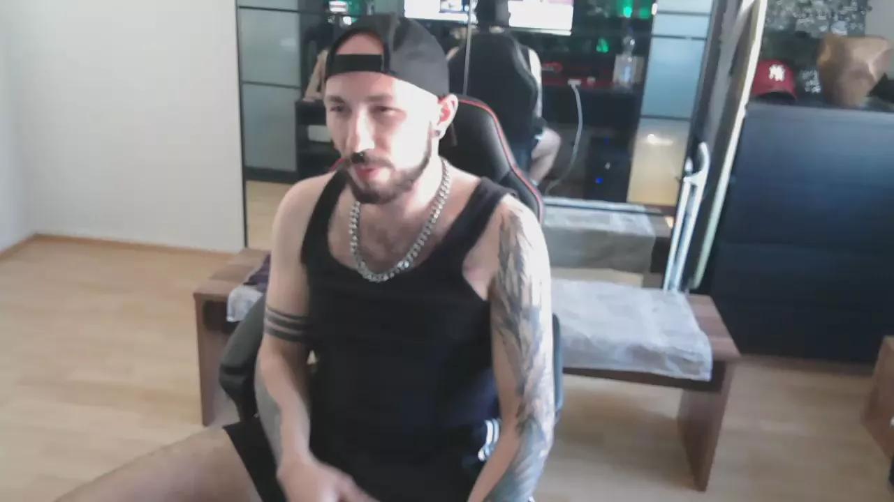 Re_Versatile on Cam4 
