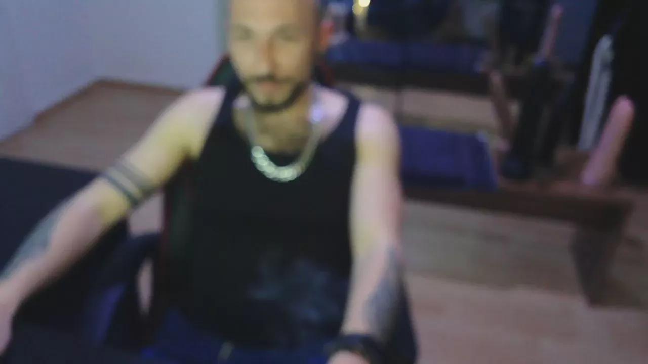 Re_Versatile on Cam4 