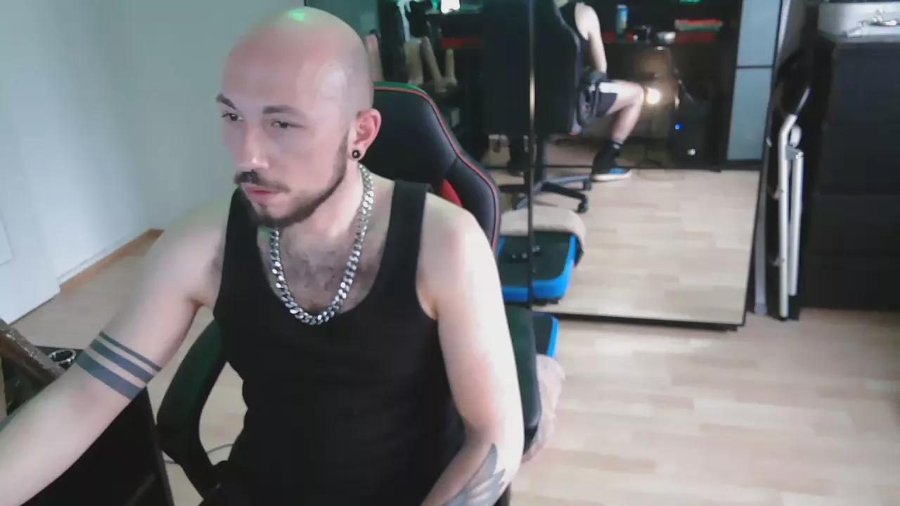 Re_Versatile on Cam4 