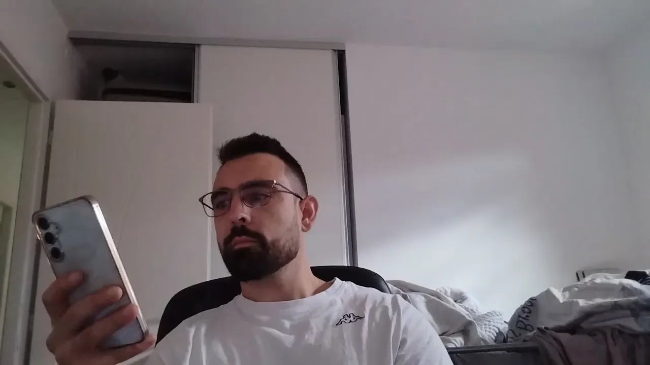 Offline Ribeiro33240 on Cam4