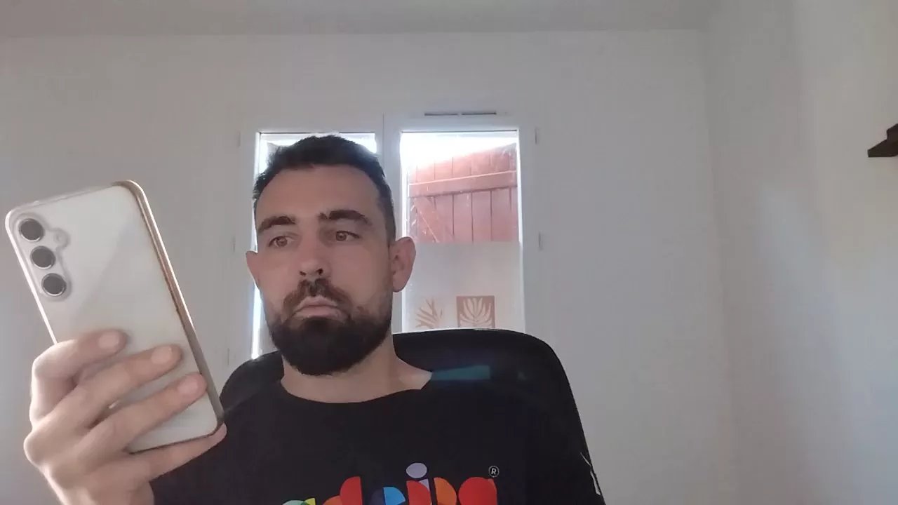 Offline Ribeiro33240 on Cam4