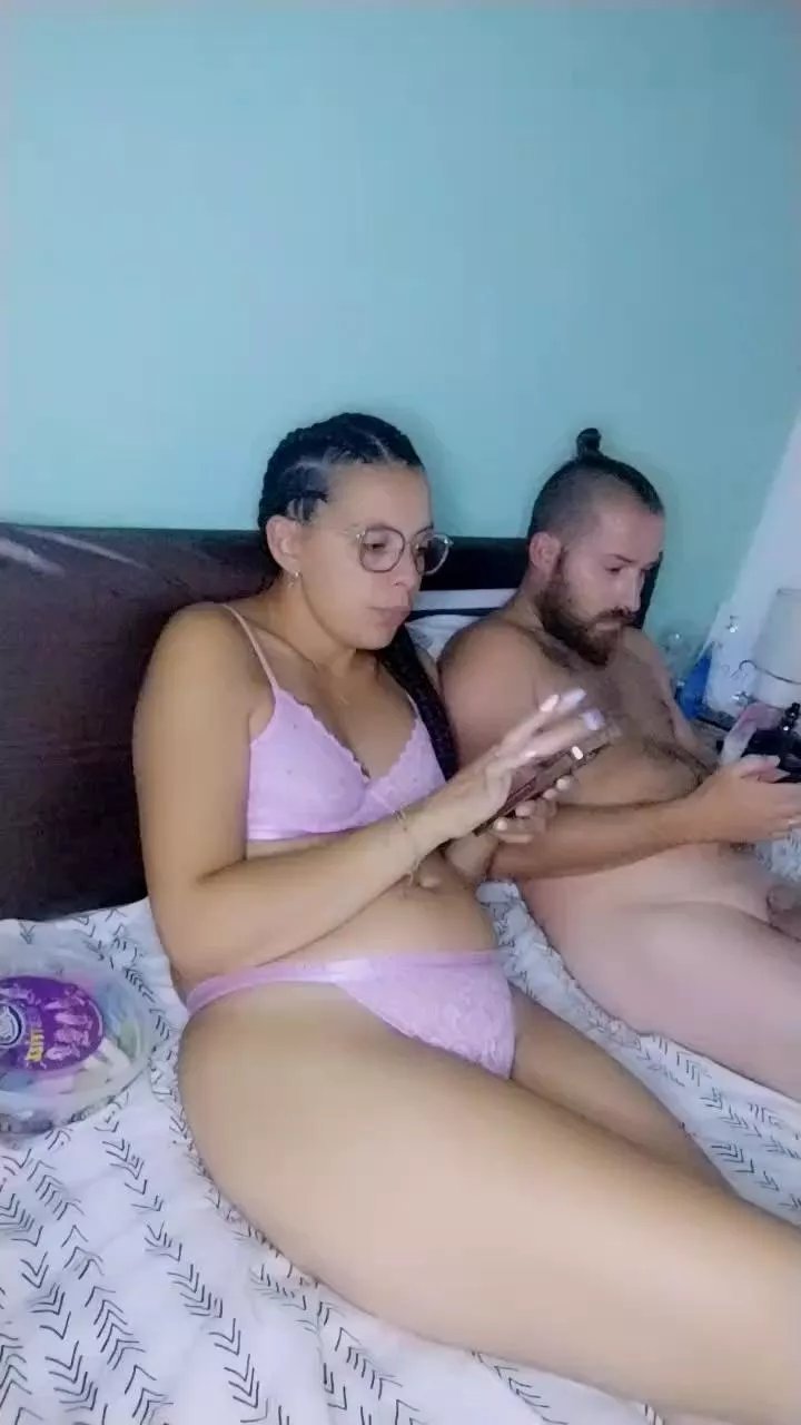 Offline SecretlyslutXx on Cam4