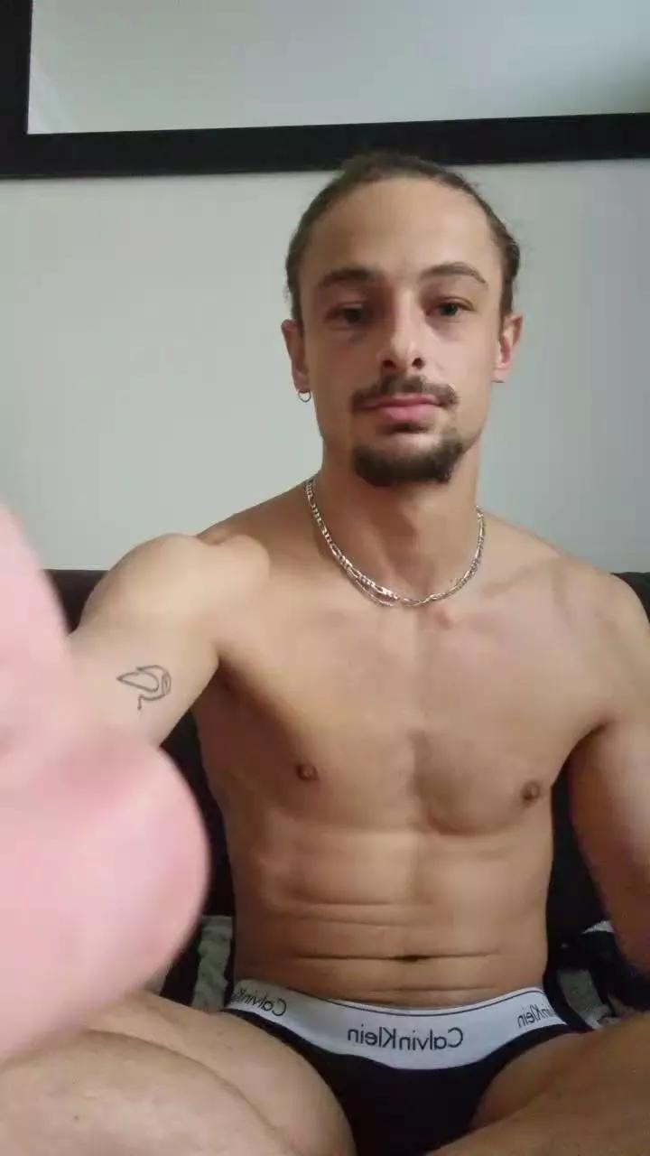 SexySayajin on Cam4 