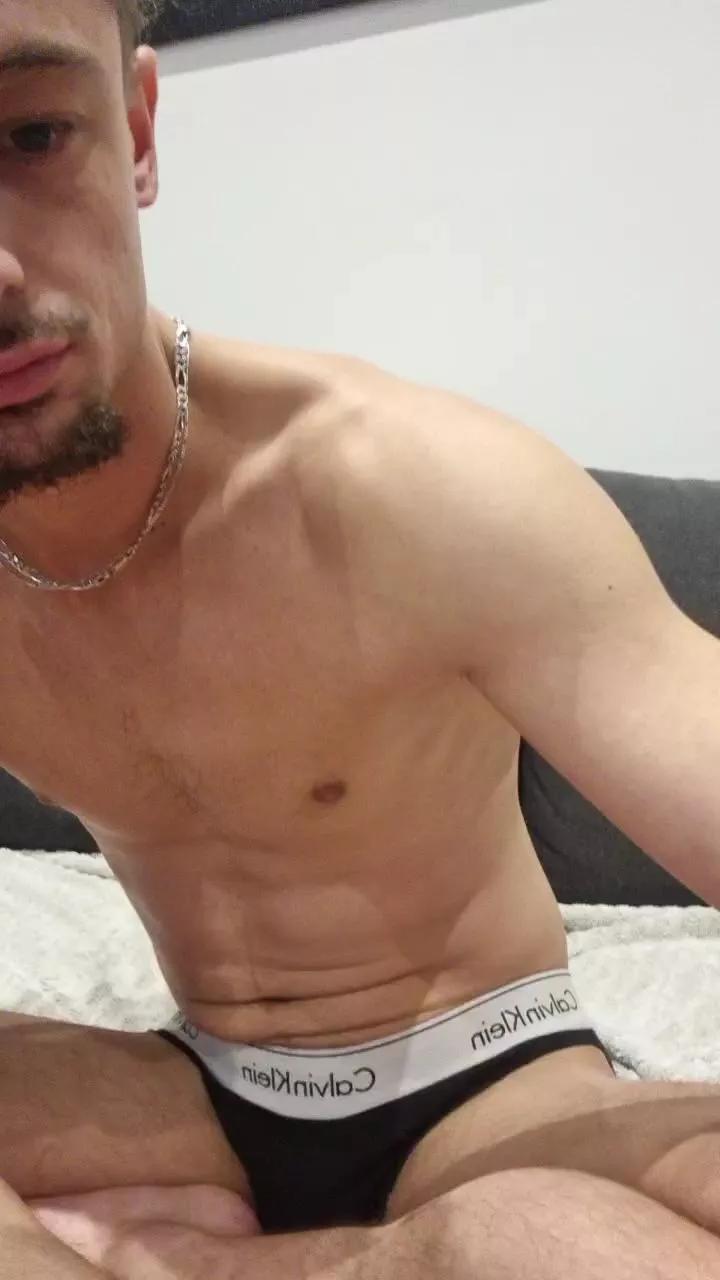 SexySayajin on Cam4 