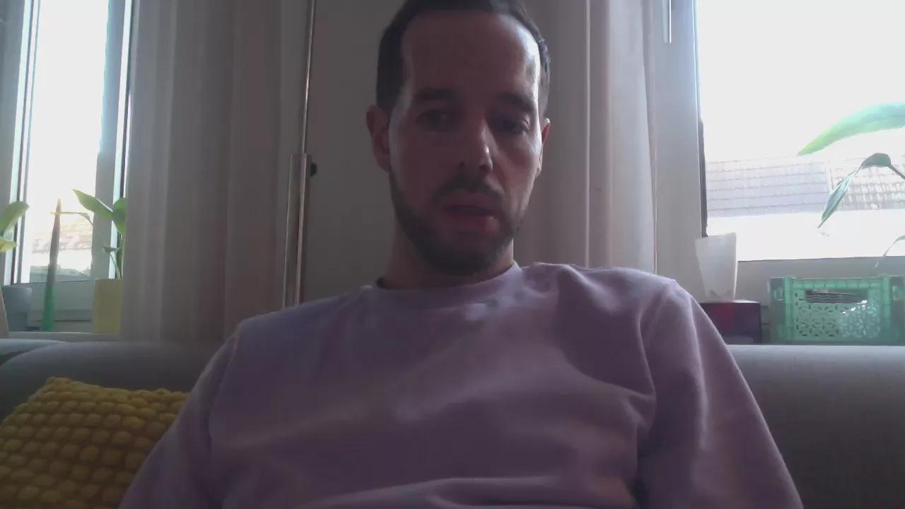 slavebi_84 on Cam4 