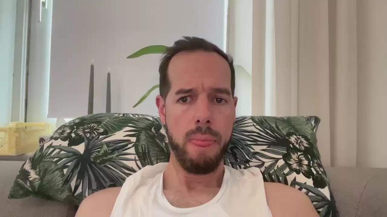 slavebi_84 on Cam4 