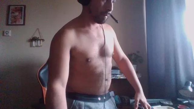 T0T0M0NCHILER0 on Cam4 