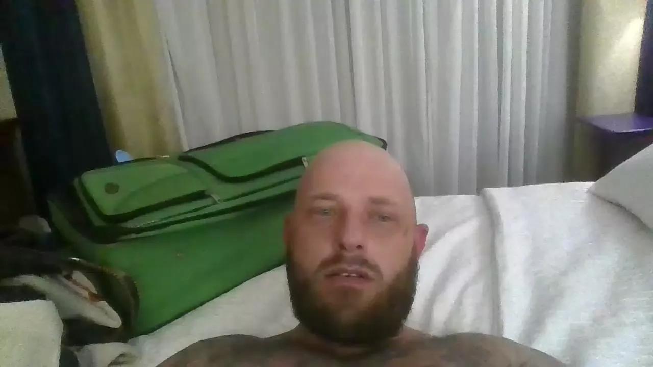 Tattooedfreak24 on Cam4 