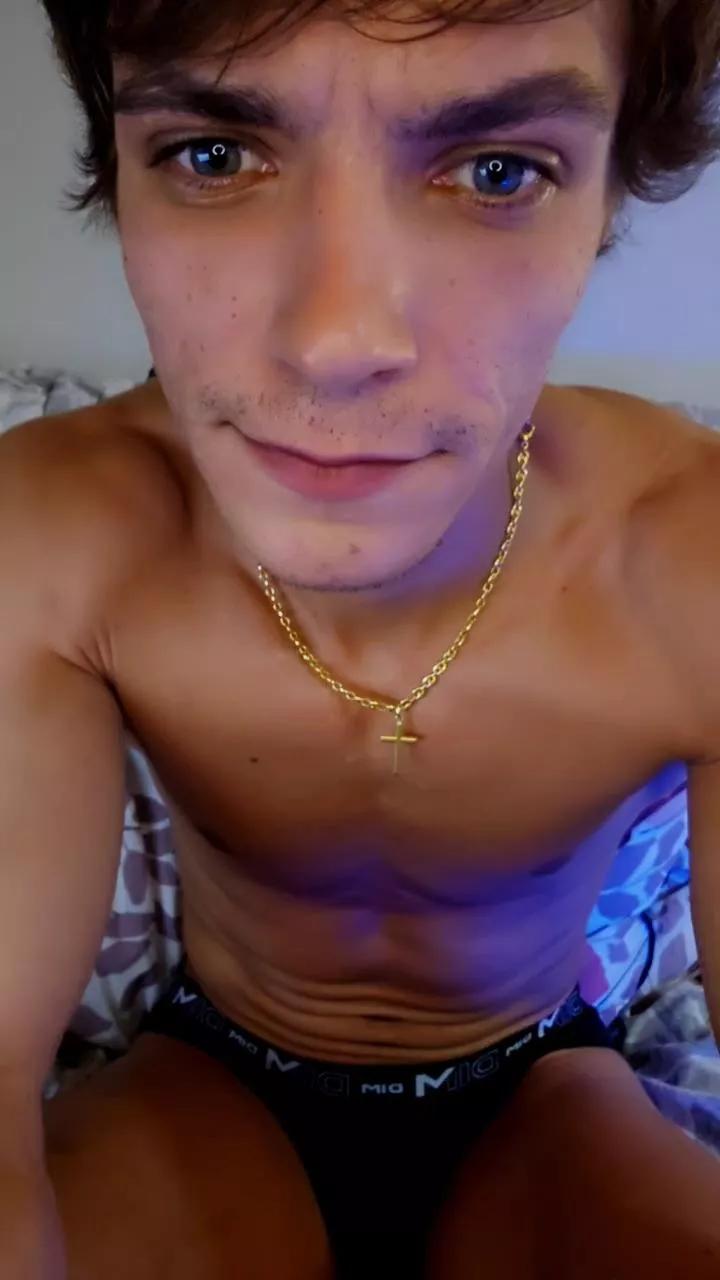 tentationdivine on Cam4 