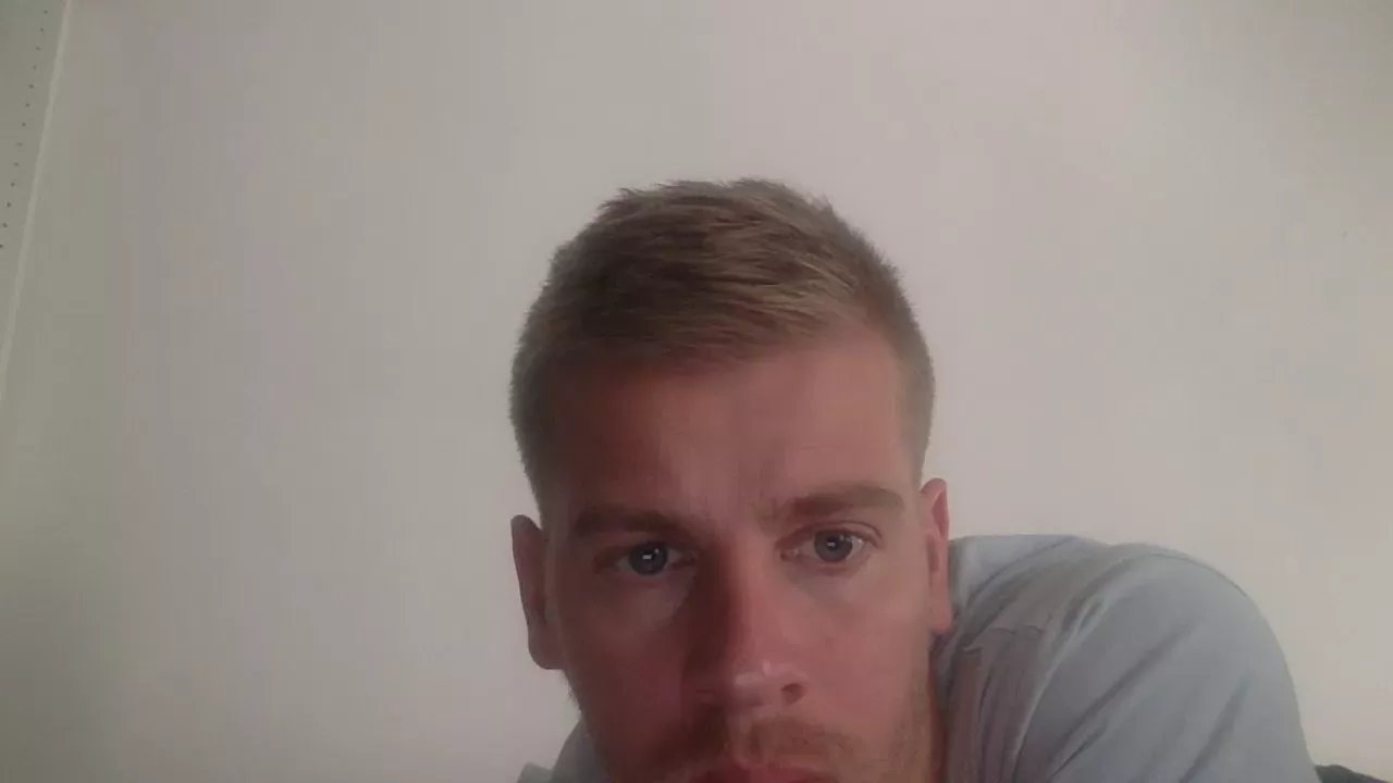 Offline Teshaut62 on Cam4