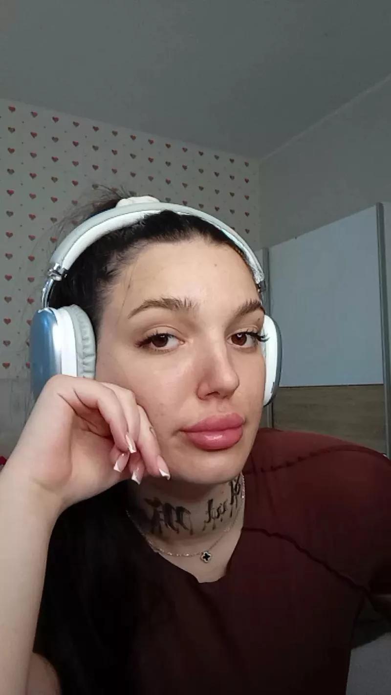 Tiffanyy_Rey on Cam4 