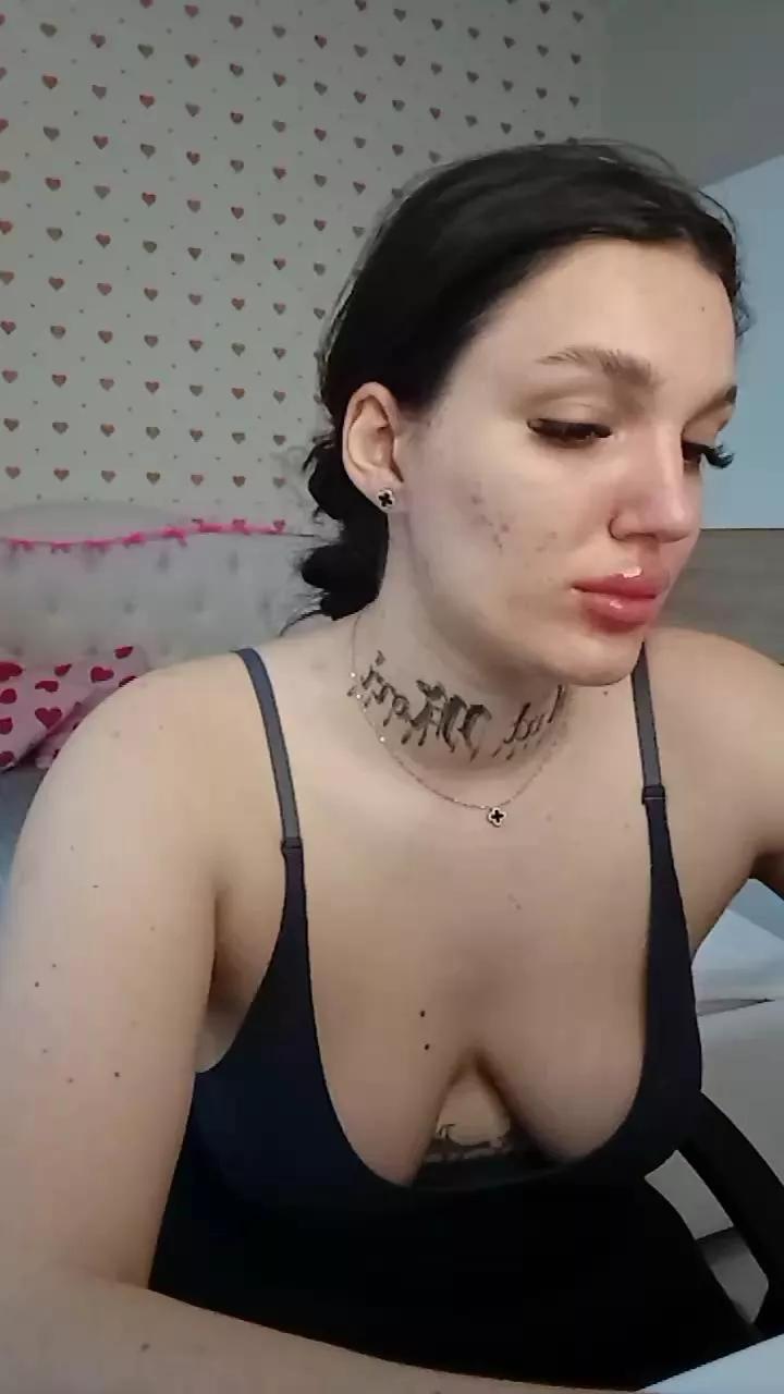 Tiffanyy_Rey on Cam4 