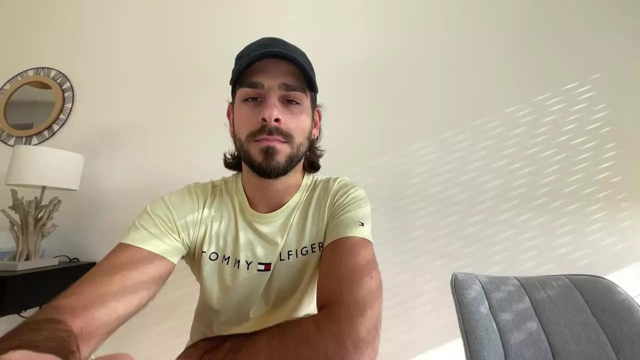 TonyH19 on Cam4 