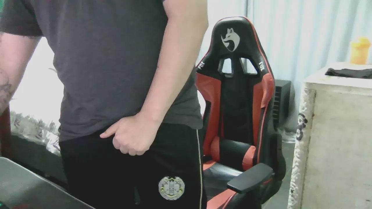 Umdoidoqualquer on Cam4 