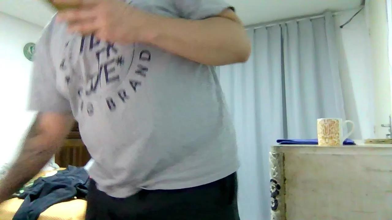 Umdoidoqualquer on Cam4 