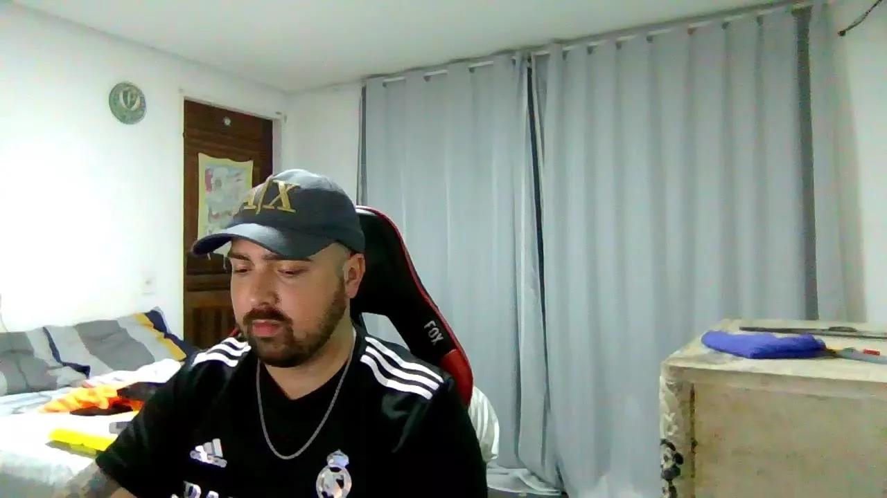Umdoidoqualquer on Cam4 