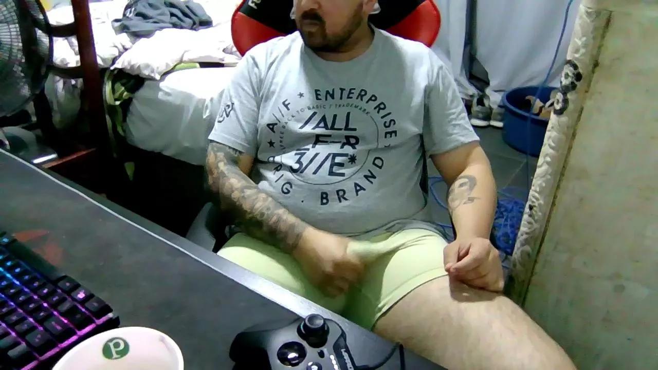 Umdoidoqualquer on Cam4 