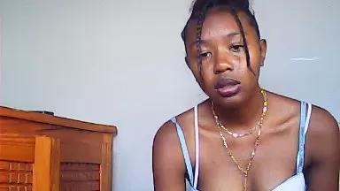 Vannyah2 on Cam4 