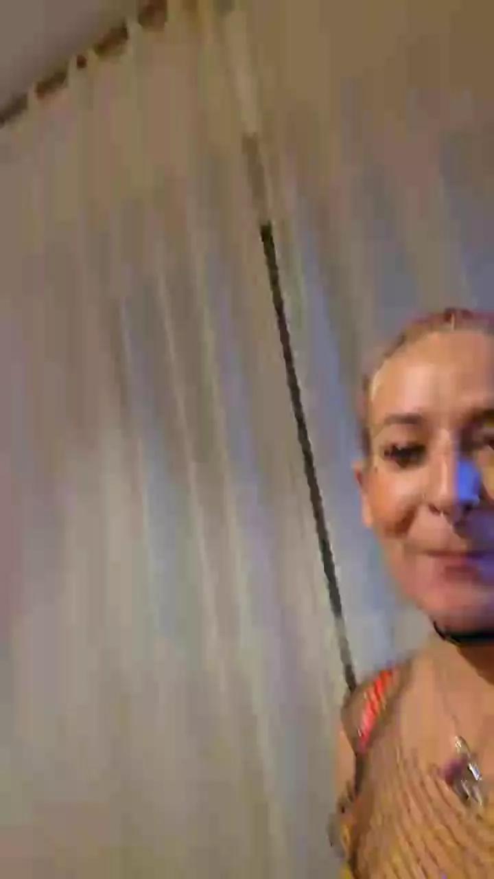 viola_viola on Cam4 