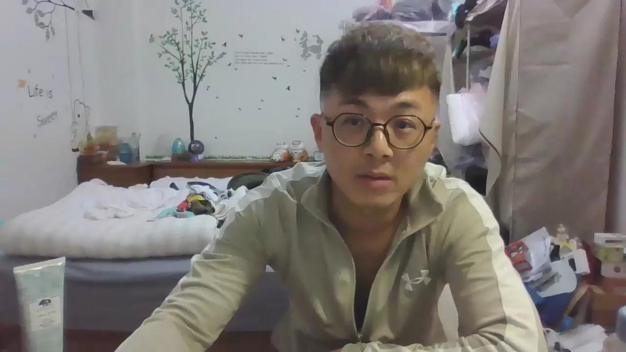 w2xist5 on Cam4 